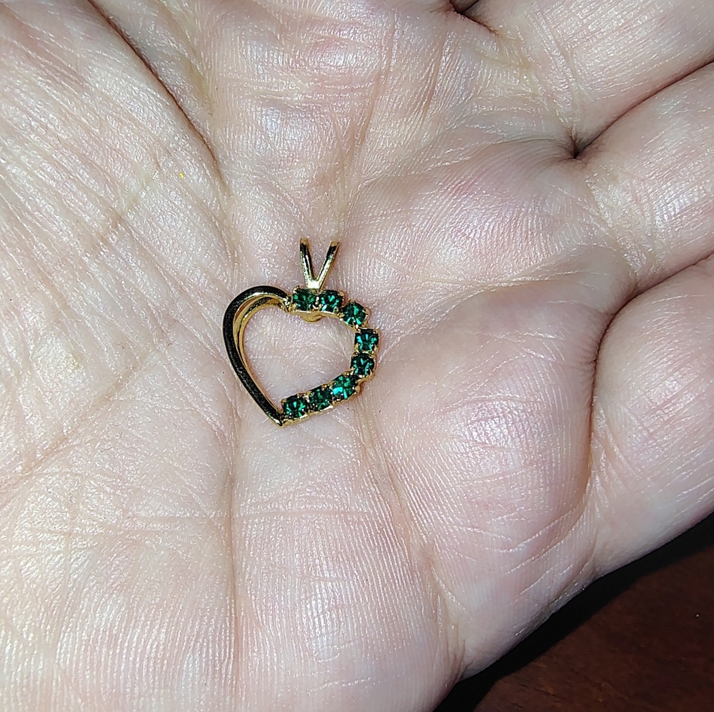 Heart Gold Tone Emerald Jewel Rhinestone setting Necklace Pendant